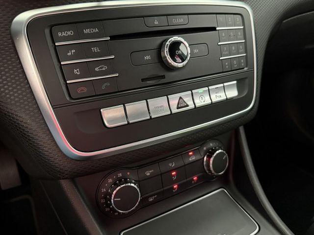 2015 / 16 年式 M-Benz 小改款 A180 里程僅跑十萬  第10張相片