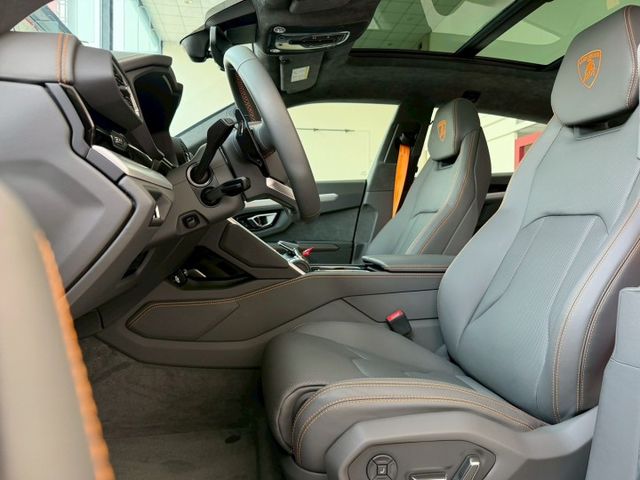 24 年式 Lamborghini Urus S 總代理 一手車 原廠保固中 選配 506 萬 超低里程僅跑四千四  第7張相片