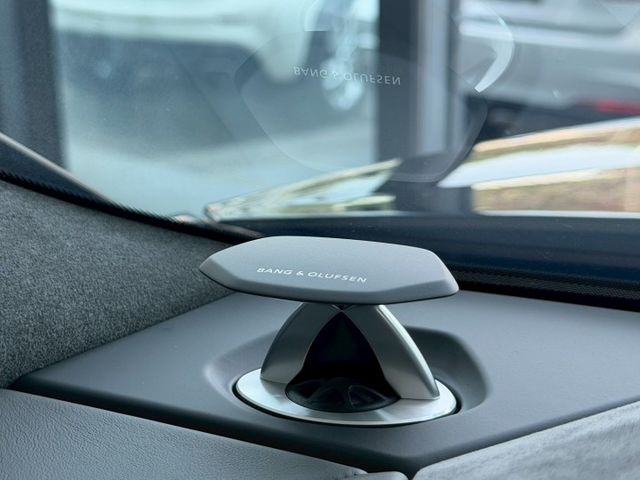 24 年式 Lamborghini Urus S 總代理 一手車 原廠保固中 選配 506 萬 超低里程僅跑四千四  第8張相片