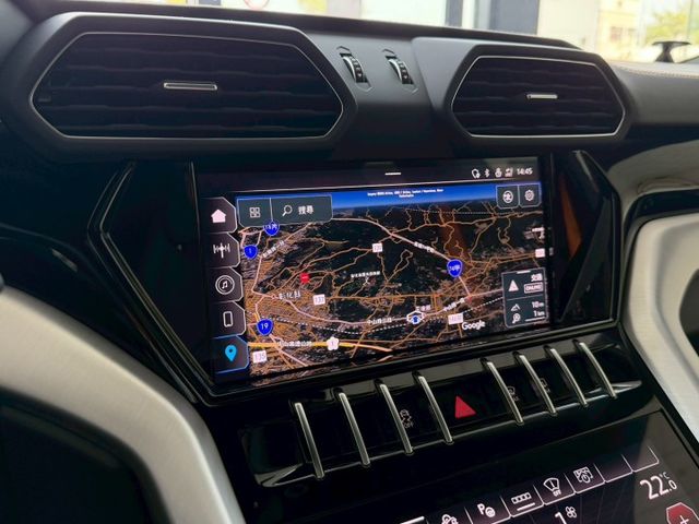 24 年式 Lamborghini Urus S 總代理 一手車 原廠保固中 選配 506 萬 超低里程僅跑四千四  第12張相片