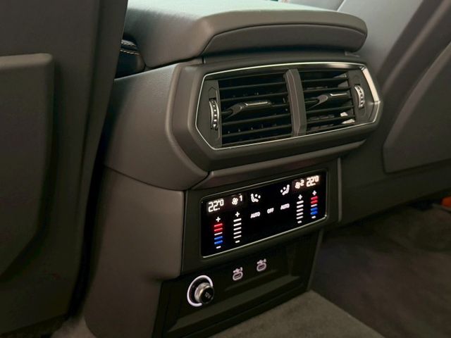 24 年式 Lamborghini Urus S 總代理 一手車 原廠保固中 選配 506 萬 超低里程僅跑四千四  第16張相片