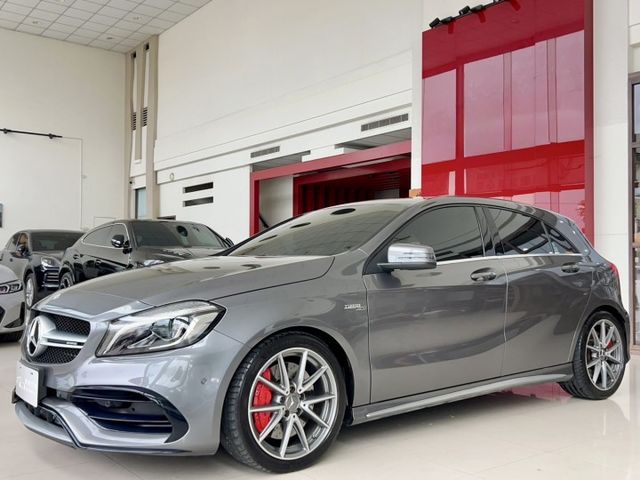 2016 M-Benz A-Class 小改款 AMG A45 4MATIC  里程僅跑十三萬五  第3張相片
