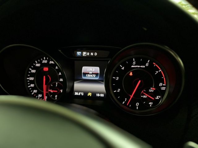 2016 M-Benz A-Class 小改款 AMG A45 4MATIC  里程僅跑十三萬五  第4張相片