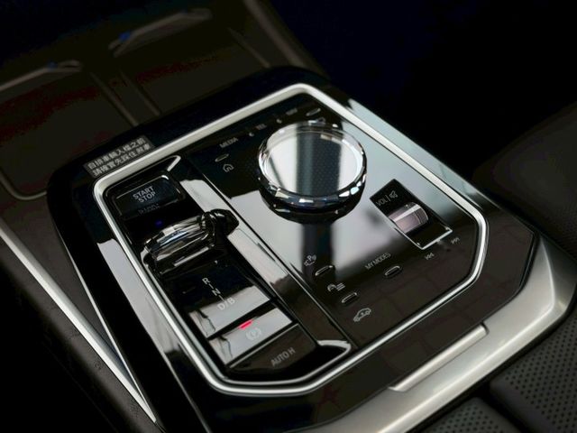 2023 BMW i7 xDrive60 Excellence 一手車 原廠保固中 超低里程僅跑三萬二  第13張相片