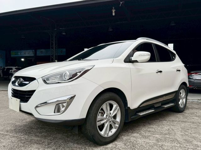 2014 Hyundai ix35 2.0尊貴型 一手車 里程僅跑十四萬四  第3張相片