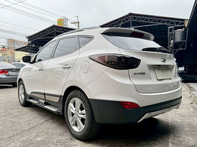 2014 Hyundai ix35 2.0尊貴型 一手車 里程僅跑十四萬四  第13張相片