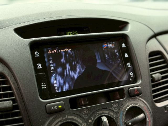 2016 Toyota Innova 2.0 E 影音版 末代 一手車 超低里程僅跑九萬六  第9張相片