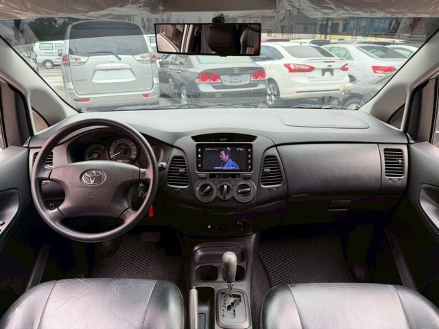 2016 Toyota Innova 2.0 E 影音版 末代 一手車 超低里程僅跑九萬六  第11張相片