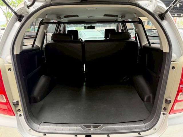 2016 Toyota Innova 2.0 E 影音版 末代 一手車 超低里程僅跑九萬六  第15張相片