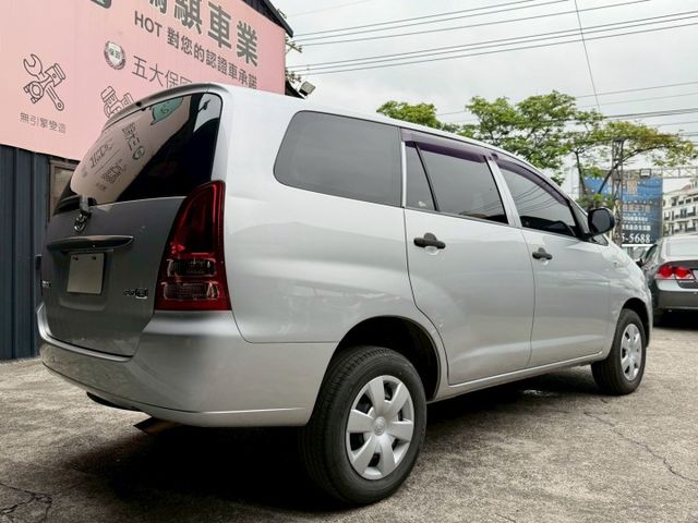 2016 Toyota Innova 2.0 E 影音版 末代 一手車 超低里程僅跑九萬六  第16張相片
