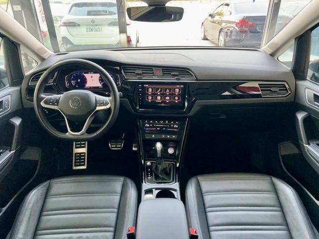 2022/23年式 Volkswagen Touran 280 TSI Style R-Line 一手車 原廠保養  第14張相片