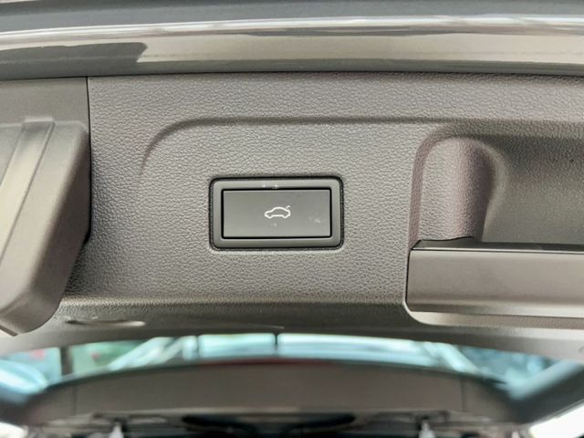 2022/23年式 Volkswagen Touran 280 TSI Style R-Line 一手車 原廠保養  第19張相片