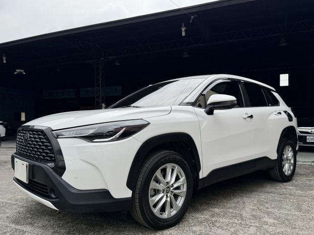 2021 Toyota Corolla Cross 1.8豪華版 一手車 里程十一萬  第3張相片