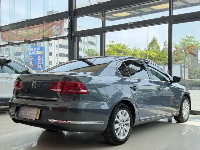2011 Volkswagen Passat Sedan 1.8 TSI CL 一手車 全原廠保養 里程僅跑九萬八  第17張相片