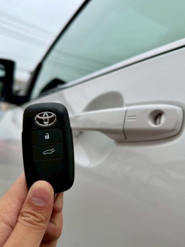 2023 Toyota Yaris Cross 1.5潮玩影音版 一手車 原廠保養 原廠保固中 里程僅跑五萬  第5張相片