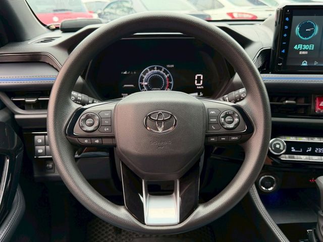 2023 Toyota Yaris Cross 1.5潮玩影音版 一手車 原廠保養 原廠保固中 里程僅跑五萬  第10張相片