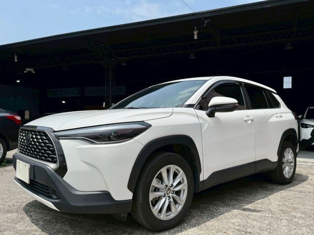 2022 Toyota Corolla Cross 1.8尊爵版 一手車 原廠保養 里程僅跑九萬一 加裝安卓機  第3張相片