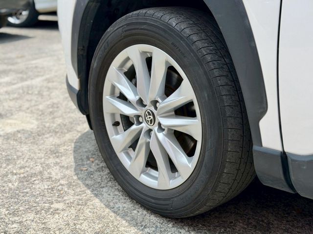 2022 Toyota Corolla Cross 1.8尊爵版 一手車 原廠保養 里程僅跑九萬一 加裝安卓機  第4張相片