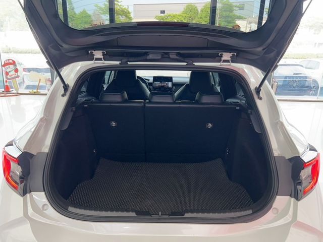 23 年式 Toyota 小改款 Corolla Sport 2.0旗艦版 原廠保養 保固中 超低里程僅跑四萬一  第18張相片