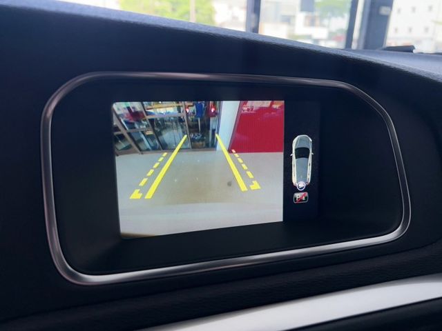 2016 Volvo V40 T3豪華版 里程僅跑十一萬二  第5張相片