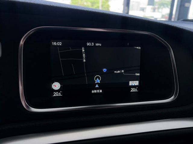 2016 Volvo V40 T3豪華版 里程僅跑十一萬二  第6張相片
