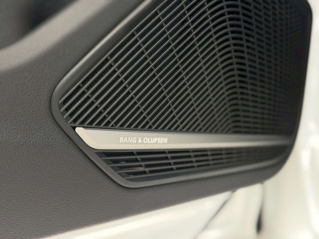 18 年式 Audi B9 A4 Avant 40 TFSI Sport 一手車 原廠保養 超低里程僅跑三 多樣選配  第4張相片