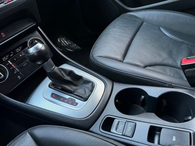 2015 Audi Q3 30 TFSI 超低里程僅跑六萬八 HID頭燈  第9張相片