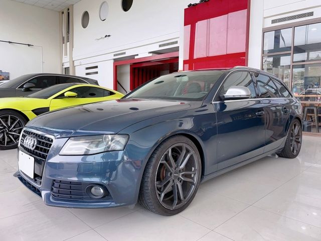 2008 Audi A4 Avant 3.2/4WD/全景天窗/HID頭燈/LED日行燈/換檔撥片  第3張相片