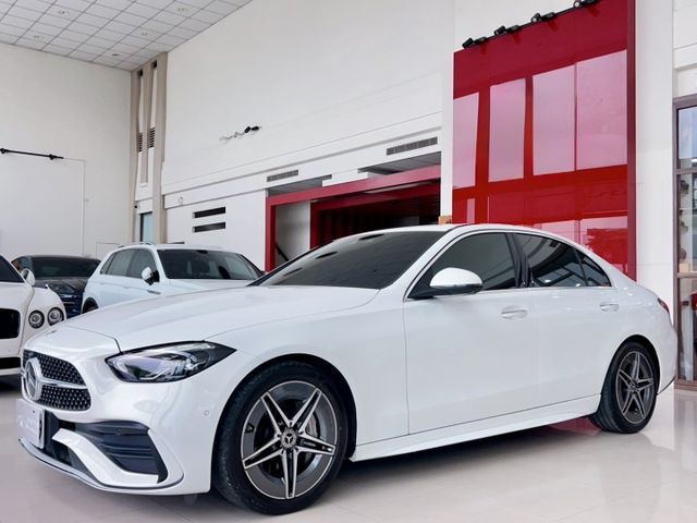 2022/23年式 M-Benz C-Class Sedan C200 總代理 里程僅跑二萬四  第3張相片