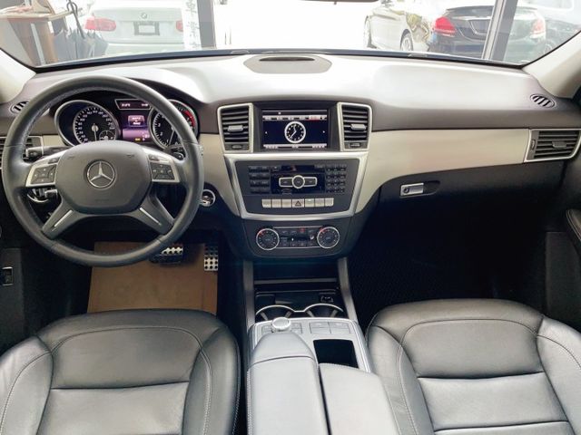 2015 M-Benz M-Class ML400 4MATIC 總代理 里程僅跑七萬八  第13張相片