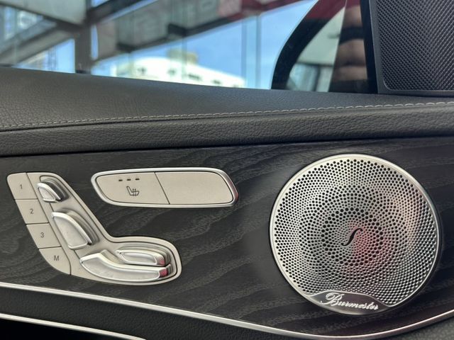 2015 M-Benz 美規 W205 C300 AMG Line 全景天窗 柏林 四傳  第6張相片