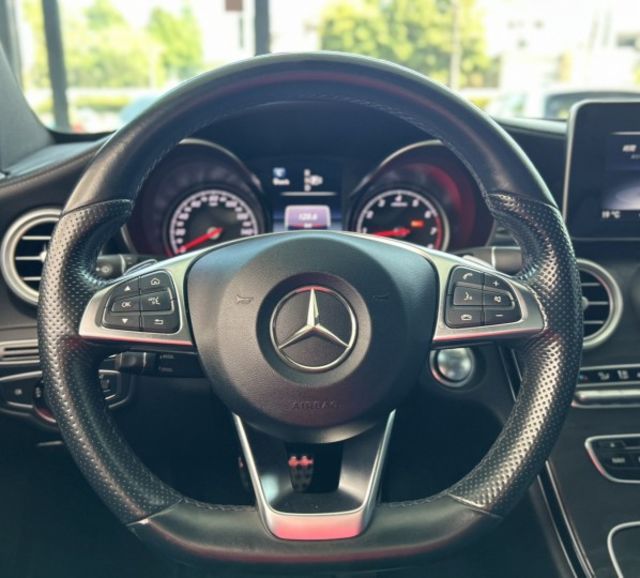 2015 M-Benz 美規 W205 C300 AMG Line 全景天窗 柏林 四傳  第9張相片