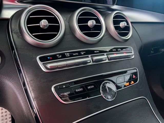 2015 M-Benz 美規 W205 C300 AMG Line 全景天窗 柏林 四傳  第12張相片
