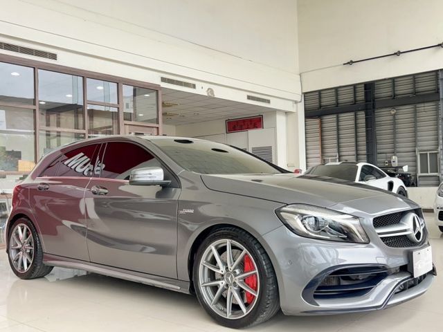2016 M-Benz A-Class 小改款 AMG A45 4MATIC  里程僅跑十三萬五  第1張相片
