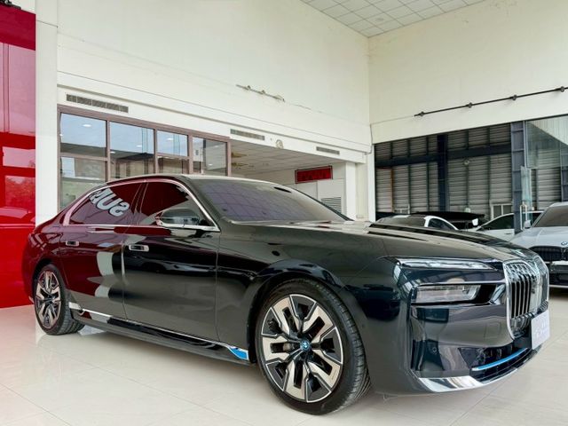 2023 BMW i7 xDrive60 Excellence 一手車 原廠保固中 超低里程僅跑三萬二  第1張相片