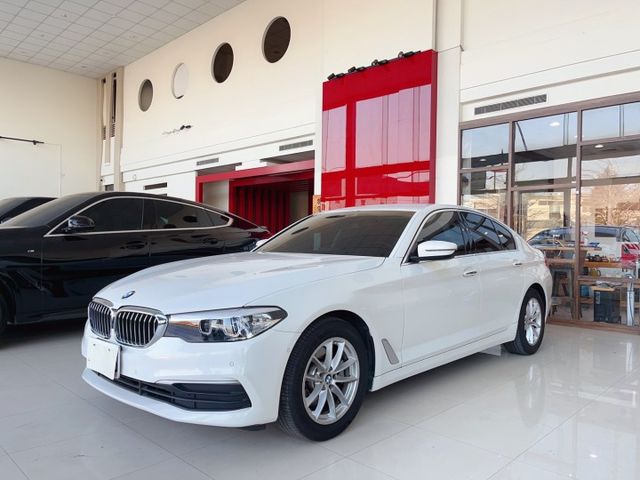 2018 BMW 520d 總代理 里程僅跑十萬 5AS 氣氛燈 體感尾門  第3張相片