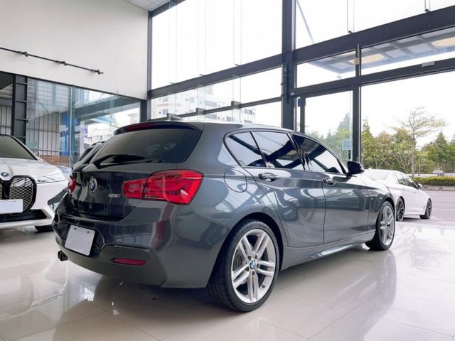 2015 / 16 年式 BMW 小改款 125i M Sport 原廠保養 超低里程僅跑五萬六  第16張相片
