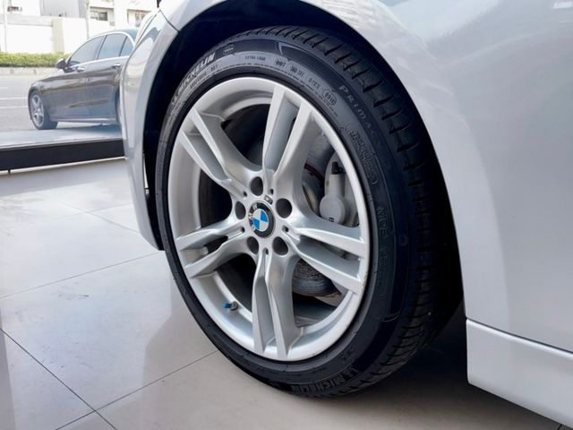 2015 BMW 328i M Sport 滿滿配備，超低里程僅跑九萬五  第4張相片