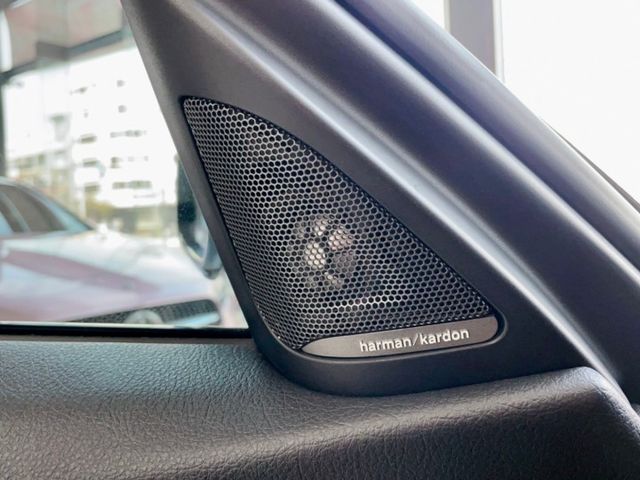 2015 BMW 328i M Sport 滿滿配備，超低里程僅跑九萬五  第6張相片