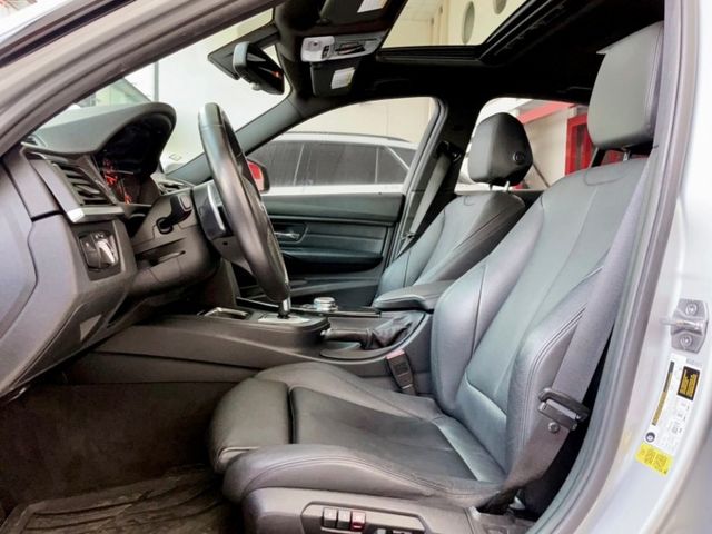2015 BMW 328i M Sport 滿滿配備，超低里程僅跑九萬五  第7張相片