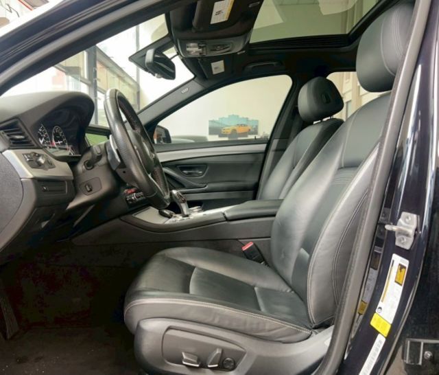 2015 BMW 美規 528i M Sport 里程僅跑十二萬  第7張相片