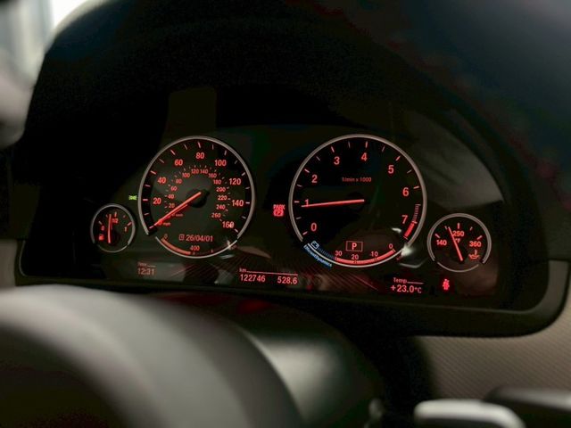 2015 BMW 美規 528i M Sport 里程僅跑十二萬  第8張相片