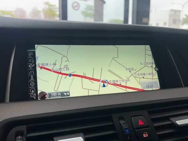 2015 BMW 美規 528i M Sport 里程僅跑十二萬  第12張相片