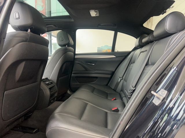 2015 BMW 美規 528i M Sport 里程僅跑十二萬  第16張相片