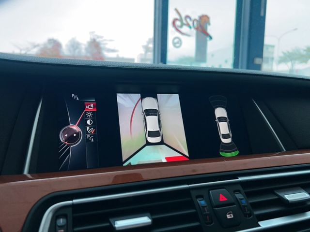 2014 BMW 7-Series 740Li 總代理 Indivdual Merino 里程僅跑十二萬九  第5張相片