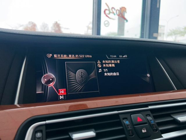 2014 BMW 7-Series 740Li 總代理 Indivdual Merino 里程僅跑十二萬九  第7張相片