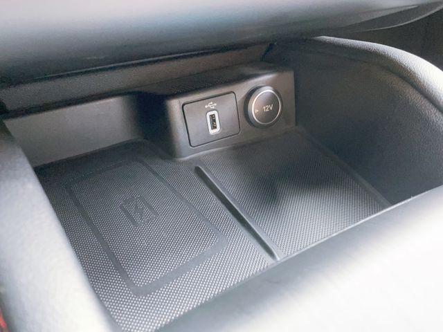 2019 Ford Focus 5D ST-Line  一手車   全速域輔助系統  第14張相片
