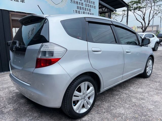 2010 Honda Fit VTi-S 多功能方向盤 電折後視鏡 倒車顯影  第16張相片