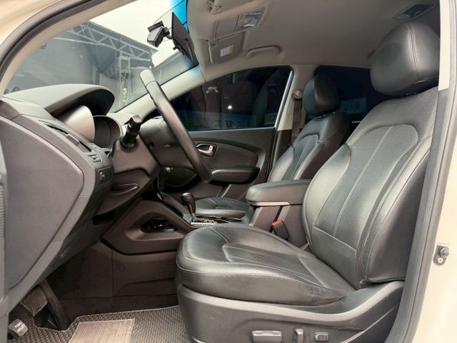 2014 Hyundai ix35 2.0尊貴型 一手車 里程僅跑十四萬四  第5張相片