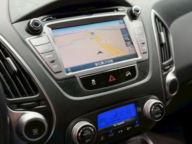 2014 Hyundai ix35 2.0尊貴型 一手車 里程僅跑十四萬四  第9張相片